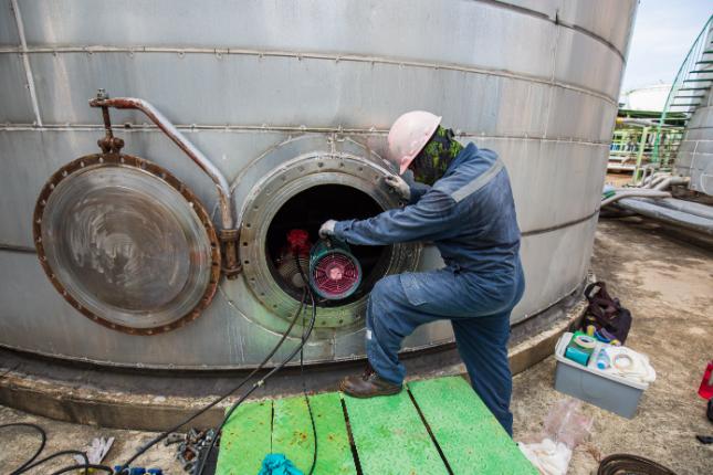 Remote Tank Cleaning